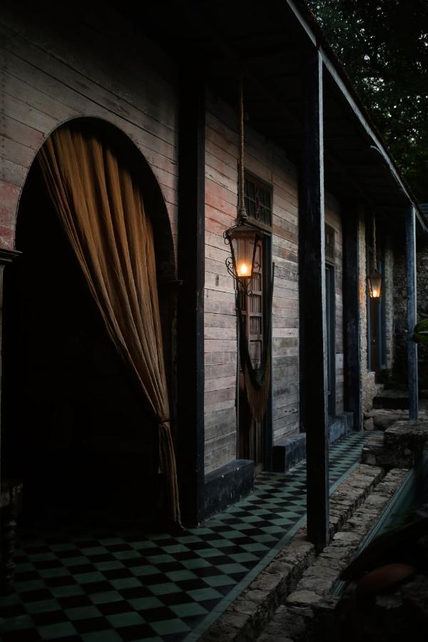Coqui Coqui Casa De Los Santos Izamal - The Only One Suite Collection Eksteriør billede